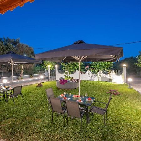 Afroditi Holiday Home - Blue Apartment Svoronata Esterno foto