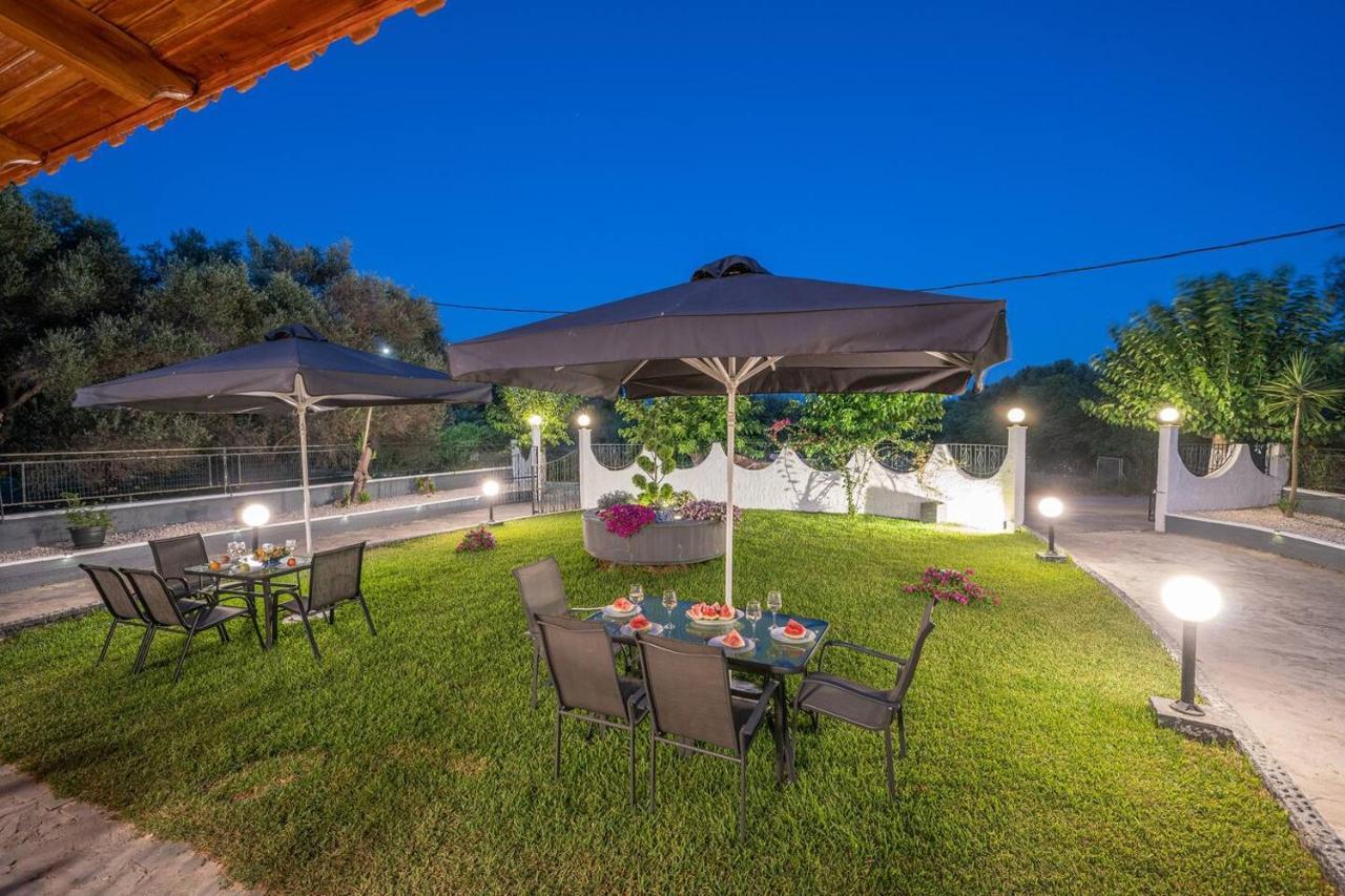 Afroditi Holiday Home - Blue Apartment Svoronata Esterno foto