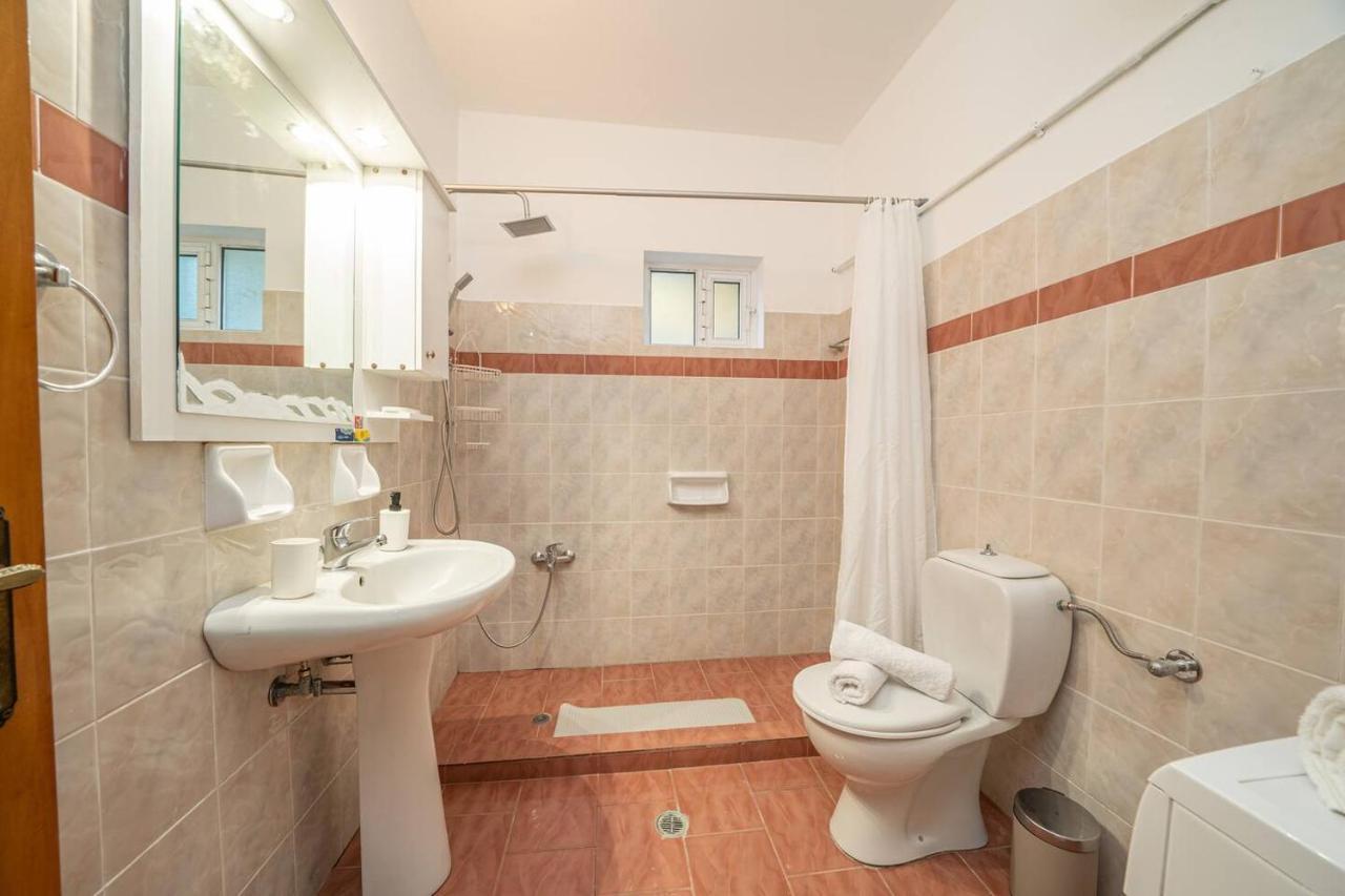 Afroditi Holiday Home - Blue Apartment Svoronata Esterno foto