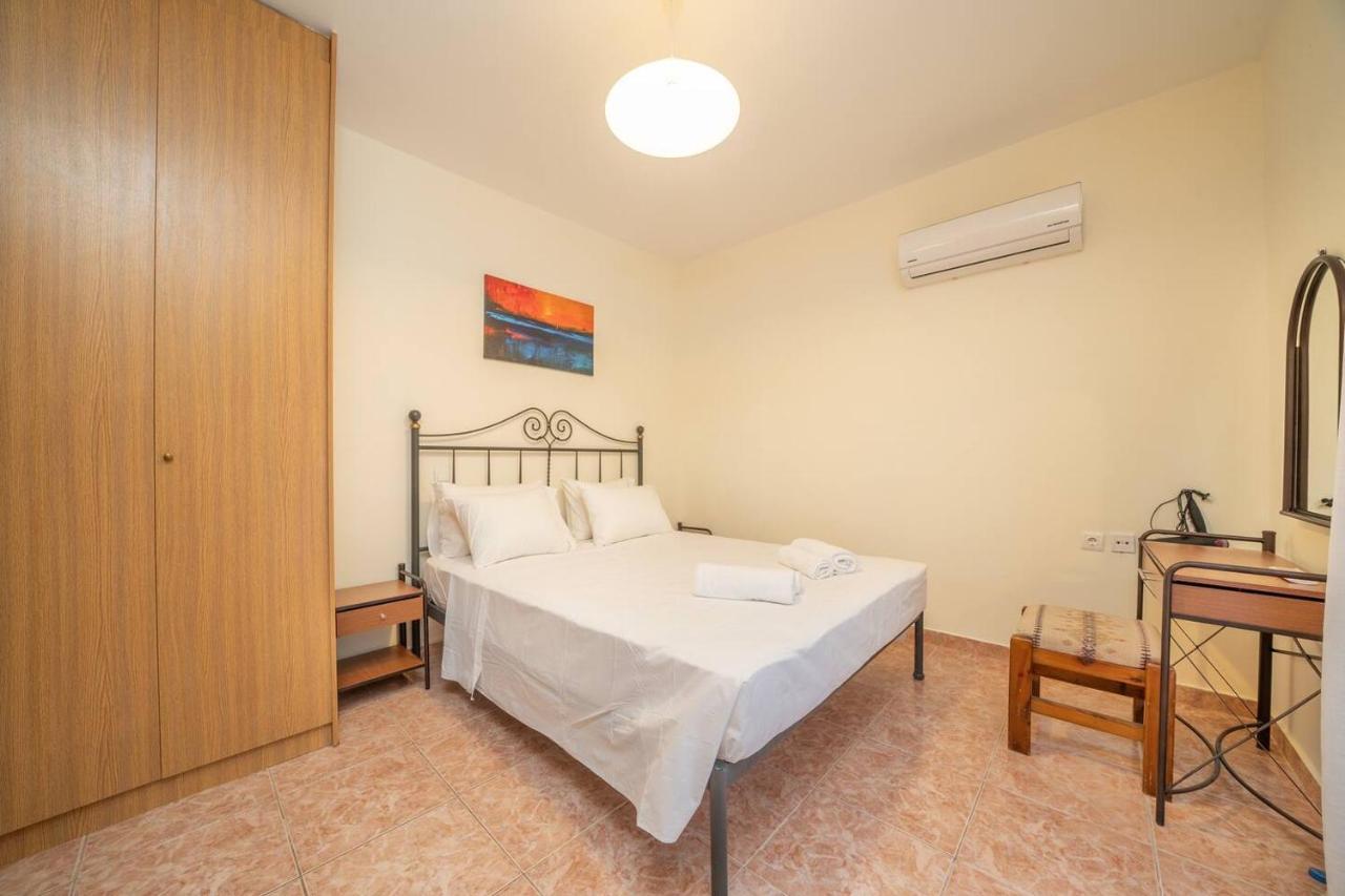 Afroditi Holiday Home - Blue Apartment Svoronata Esterno foto