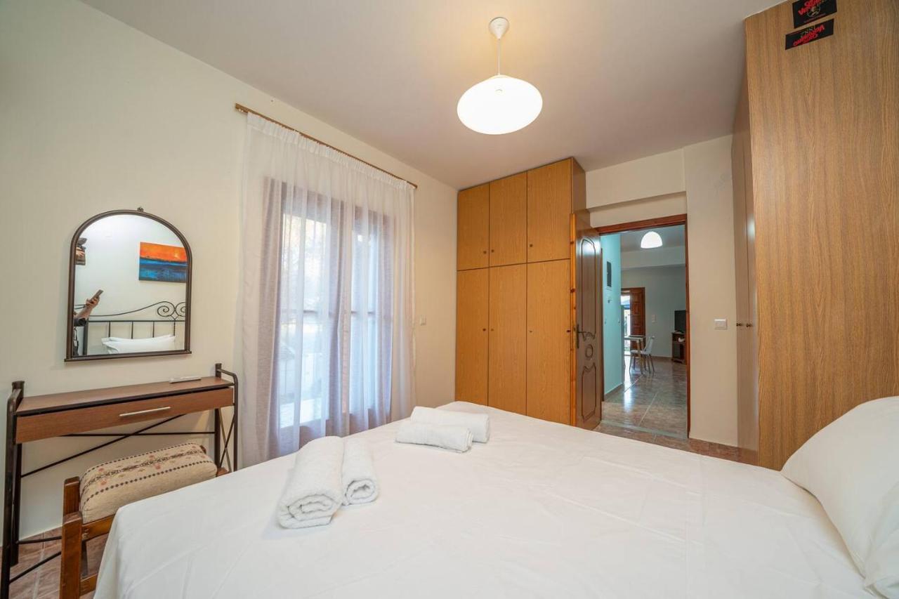 Afroditi Holiday Home - Blue Apartment Svoronata Esterno foto